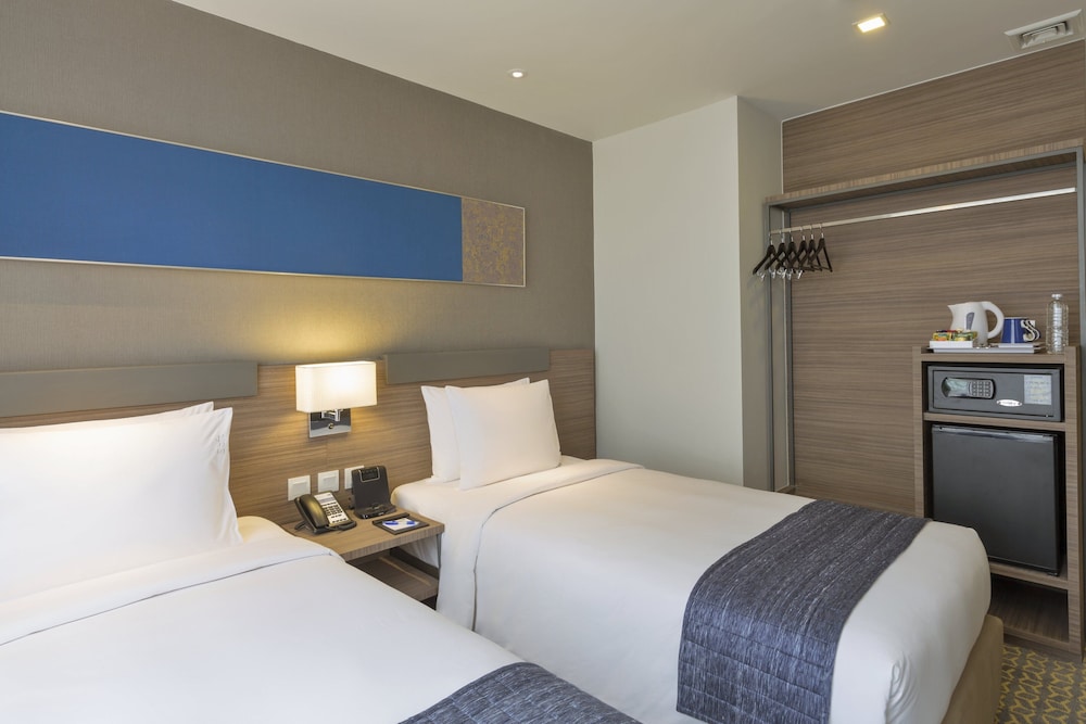 Holiday Inn Express Bangkok Sathorn An Ihg Hotel In Bangkok Best Rates Deals On Orbitz