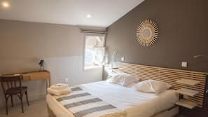 Coffre-forts dans les chambres, bureau, Wi-Fi gratuit, draps fournis