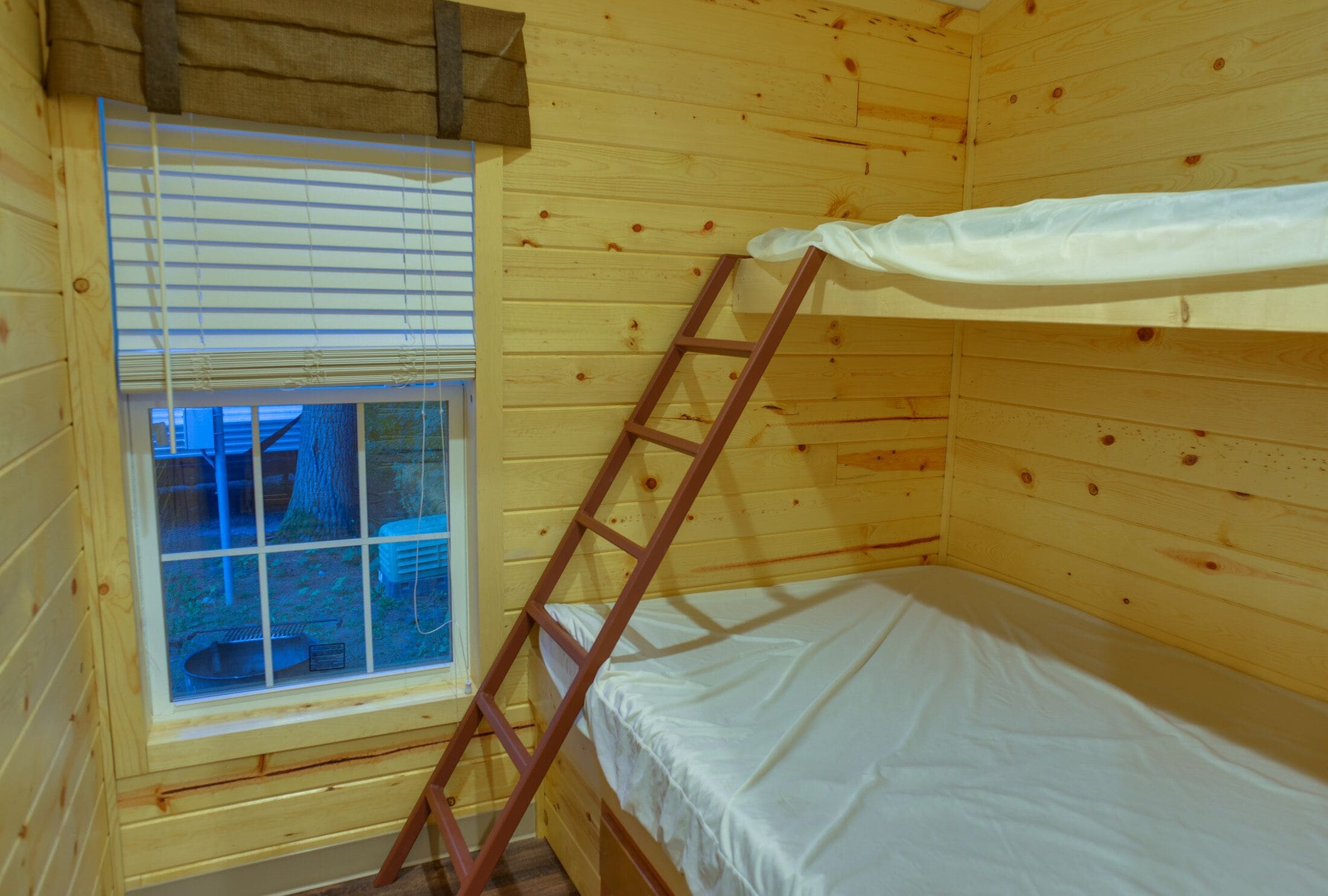 Lake George Escape Campground - 8f2e503e
