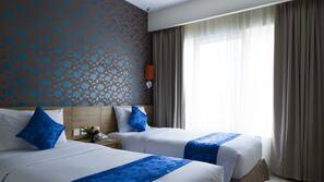 Premium bedding, in-room safe, desk, blackout drapes