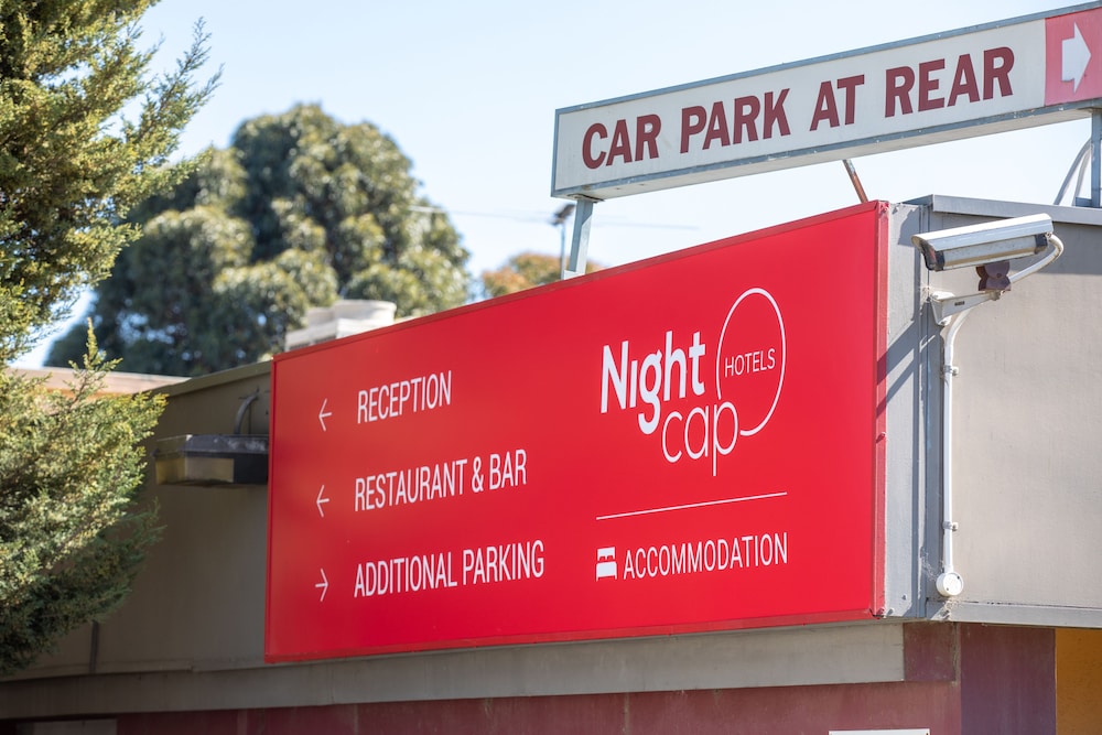 Nightcap at Coolaroo Hotel