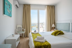 Classic Twin Room, 2 Twin Beds | Minibar, iron/ironing board, free WiFi, bed sheets