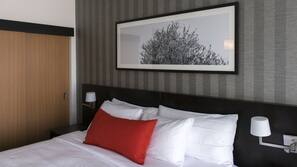 Premium bedding, pillowtop beds, in-room safe, desk