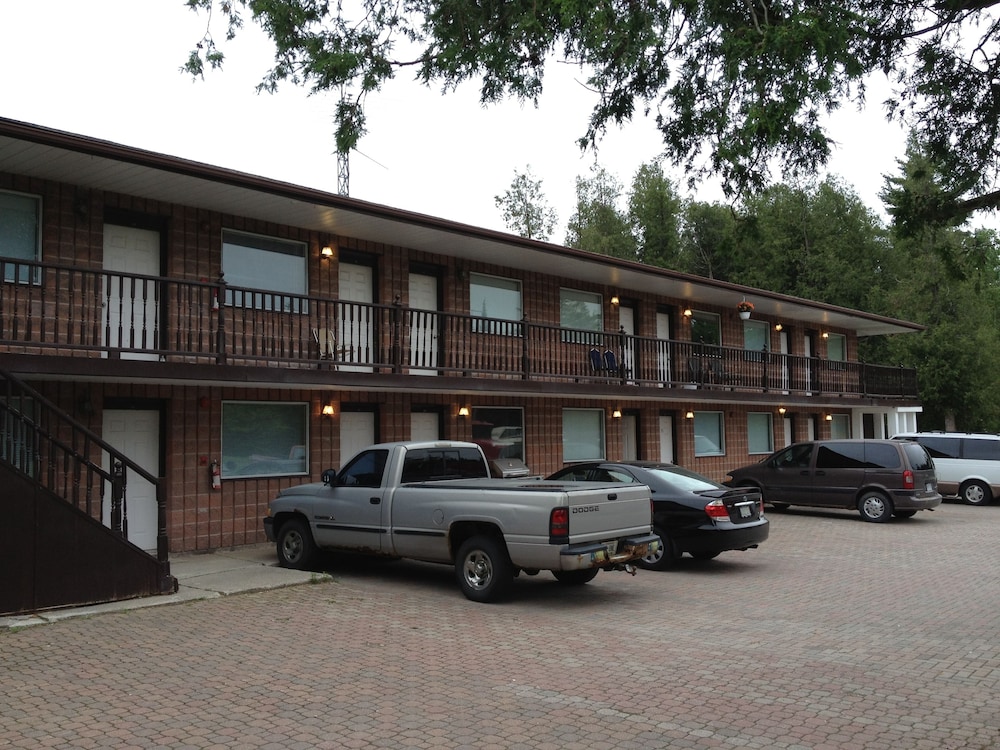 Cedar Springs Motel Halton Hills Canada Cedar Springs Motel in Toronto | Best Rates & Deals on Orbitz