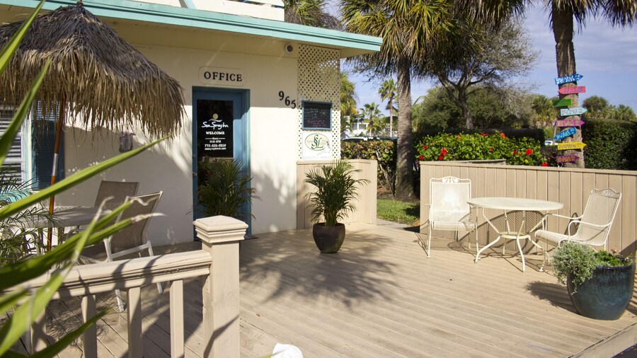 Sea Spray Inn