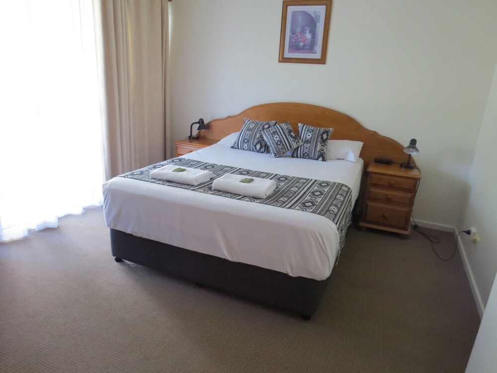 The Shores Holiday Apartments