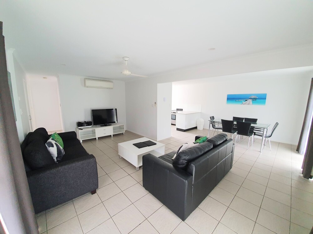 The Shores Holiday Apartments