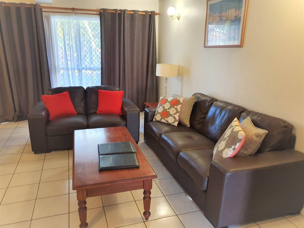 The Shores Holiday Apartments