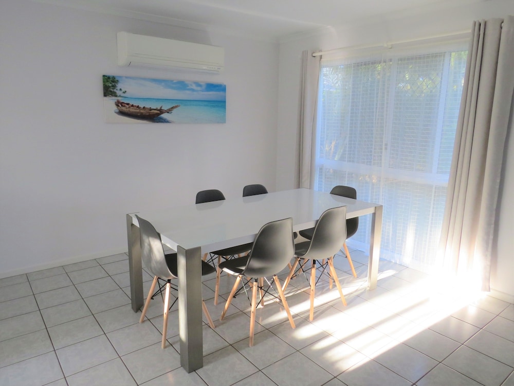 The Shores Holiday Apartments