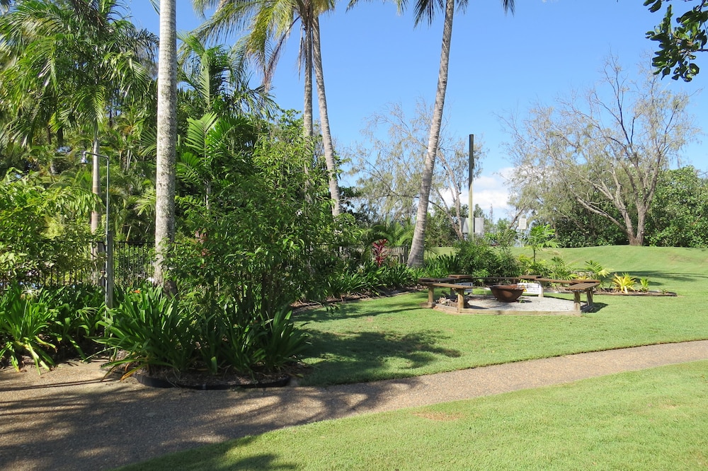 The Shores Holiday Apartments