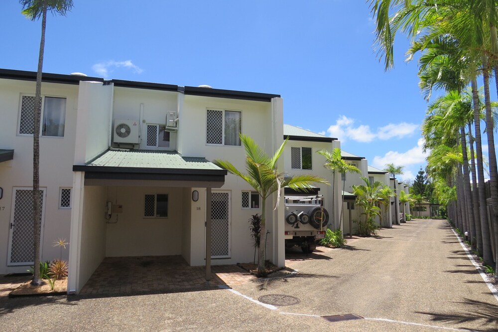The Shores Holiday Apartments