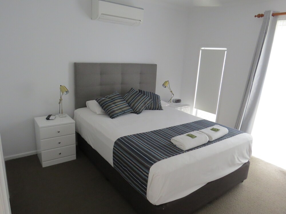 The Shores Holiday Apartments
