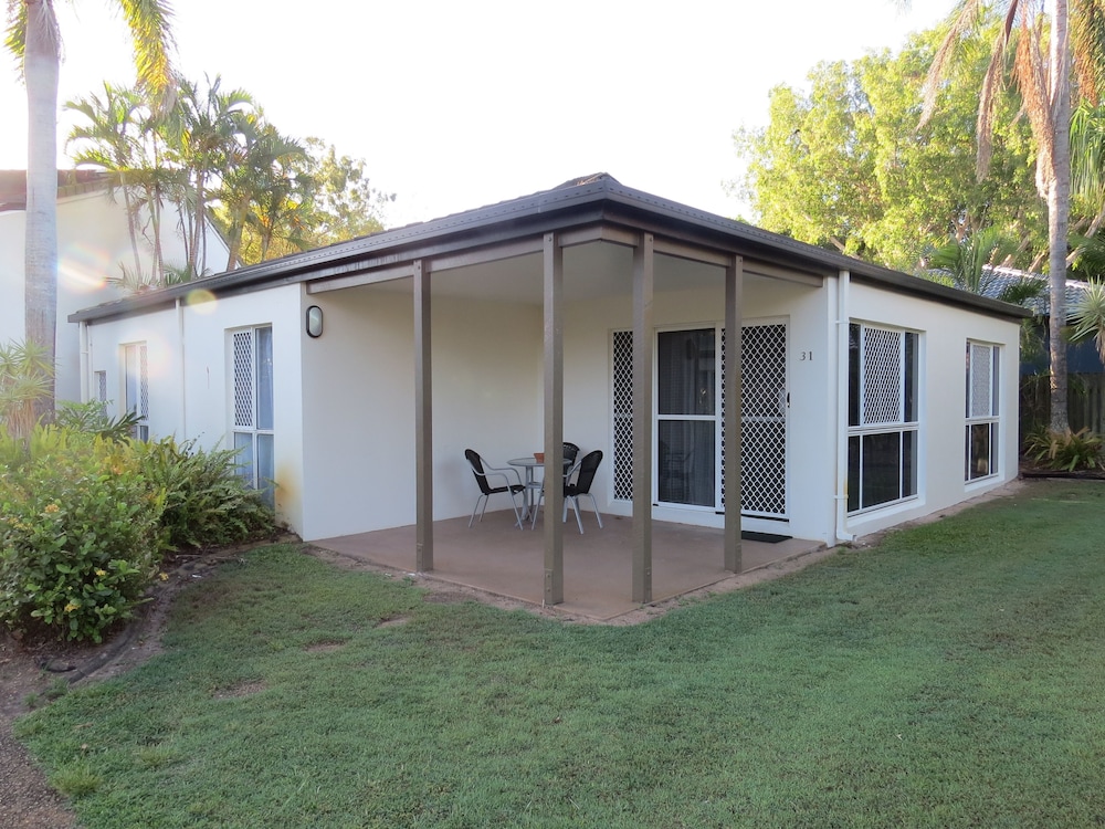 The Shores Holiday Apartments