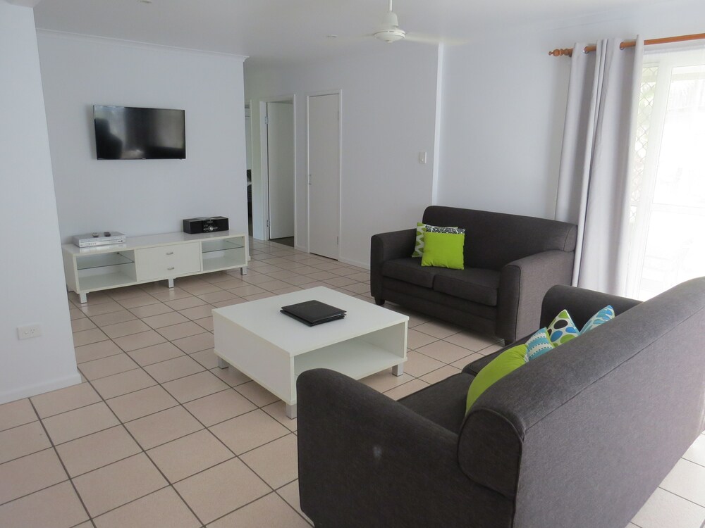 The Shores Holiday Apartments