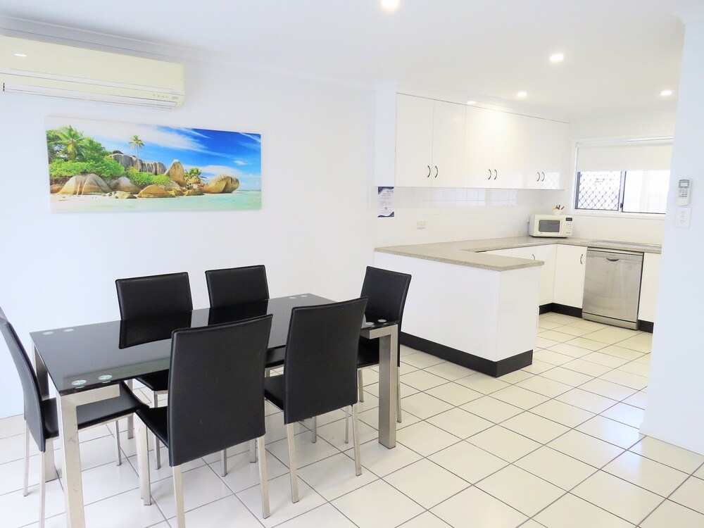 The Shores Holiday Apartments