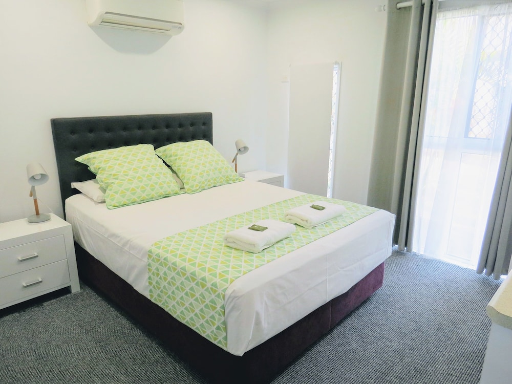 The Shores Holiday Apartments
