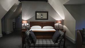 Hypo-allergenic bedding, minibar, desk, iron/ironing board
