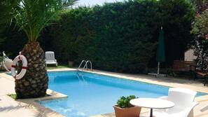 Piscine extérieure (ouverte en saison)