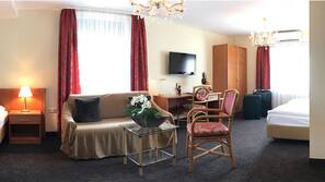 Coffre-forts dans les chambres, décoration personnalisée, bureau