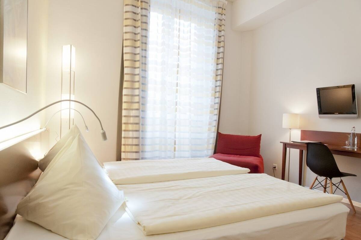 Hotel Restaurant Goldener Schlussel Bern Pictures Reviews Prices Deals Expedia Ca