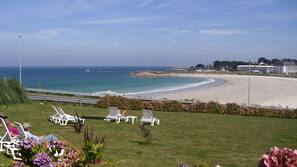 Plage à proximité, sable blanc