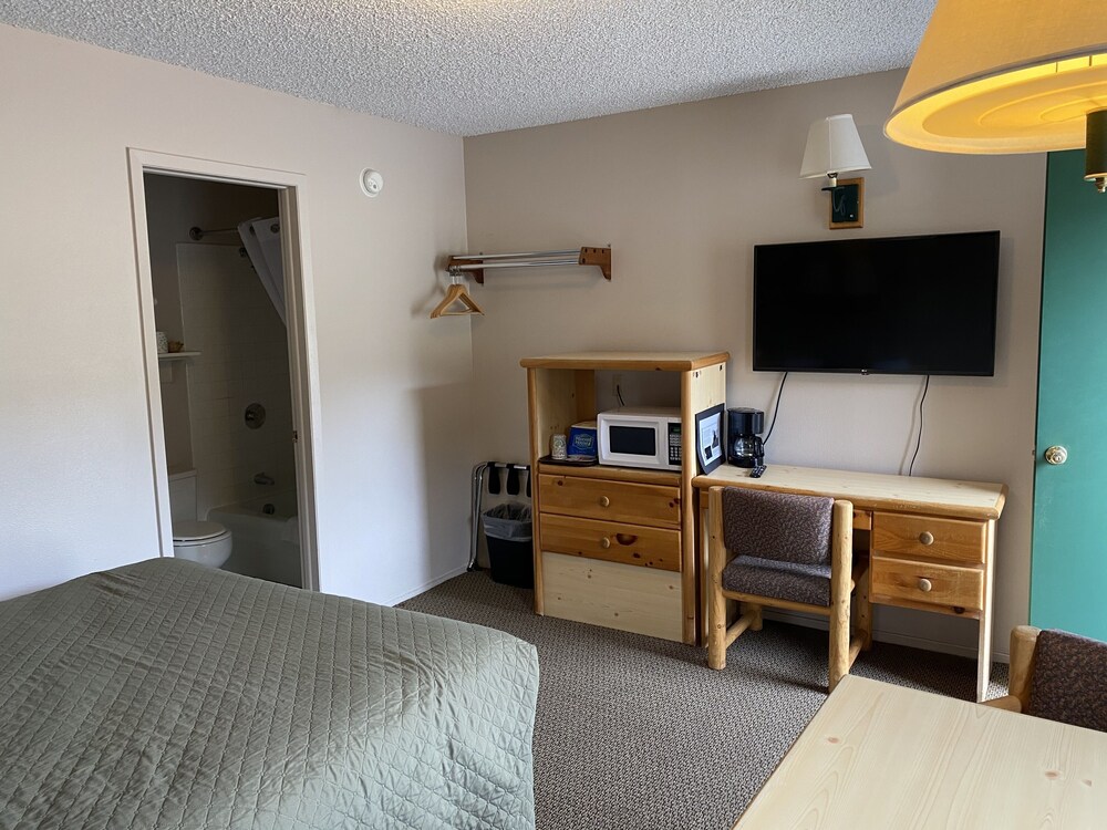 Green Creek Inn and RV Park