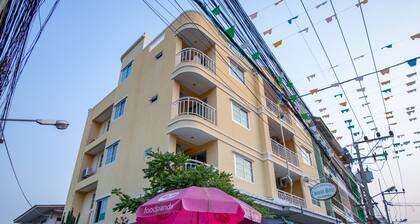 Chomsin Hua Hin Hotel
