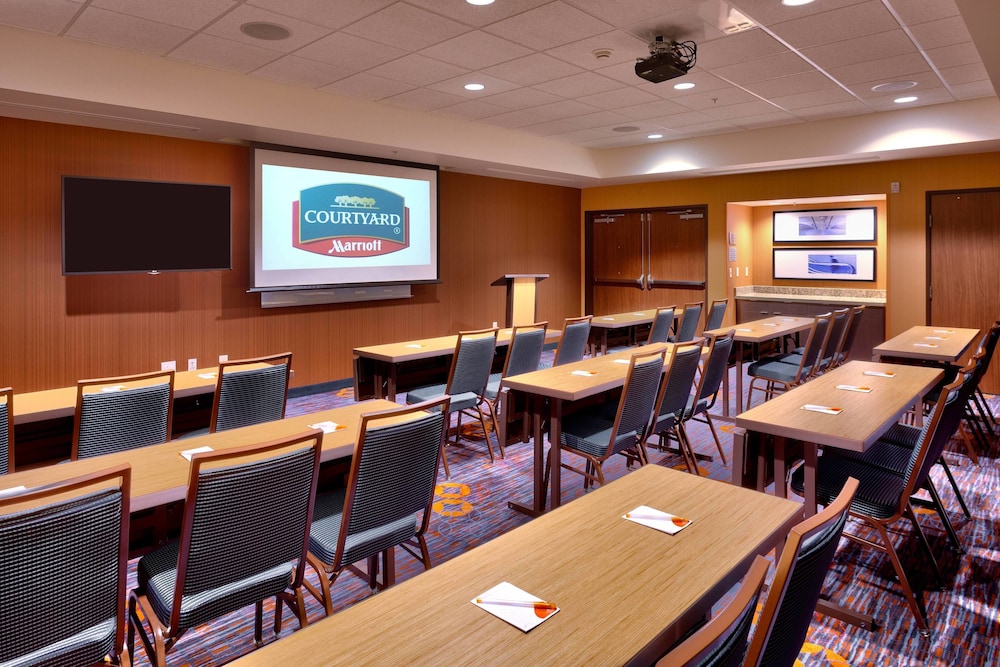 Courtyard Lehi at Thanksgiving Point