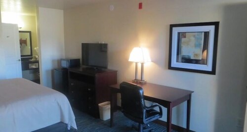 Garden Inn And Suites Little Rock In Little Rock Hotel Rates