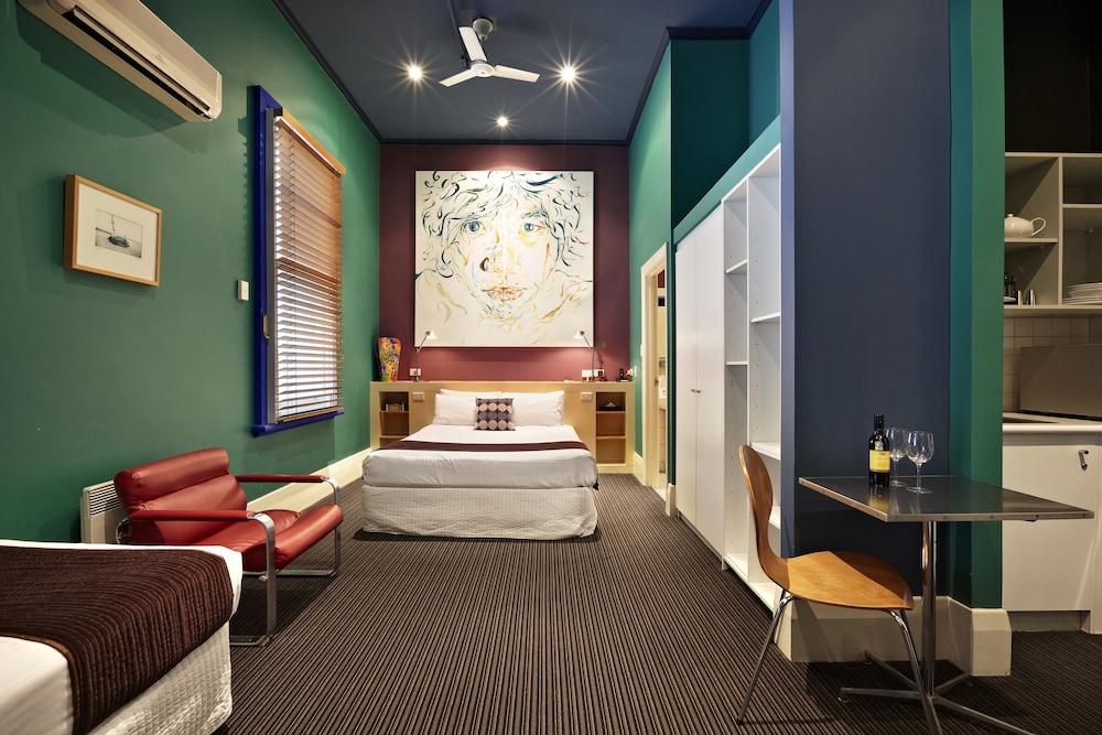 Tolarno Hotel