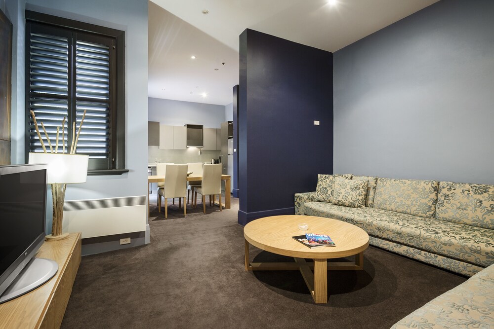 Tolarno Hotel