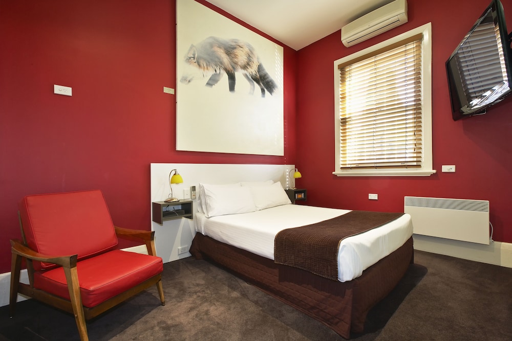 Tolarno Hotel