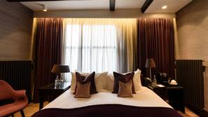 In-room safe, desk, iron/ironing board, free WiFi