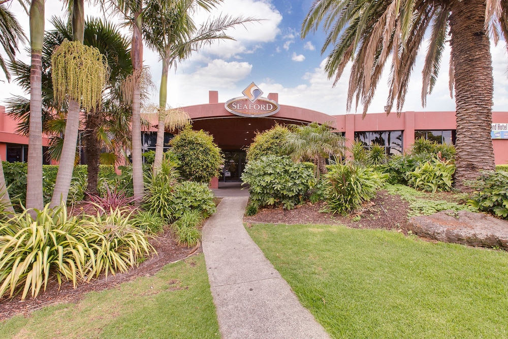 Exterior, Nightcap at Seaford Hotel