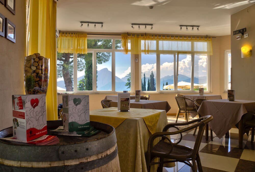 Hotel Bellavista San Zeno Hotel Bellavista San Zeno