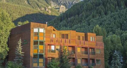 Ice House Suites and Condominiums