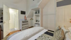 Premium bedding, minibar, individually decorated, individually furnished