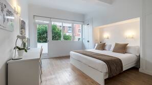 Premium bedding, down duvet, in-room safe, individually furnished