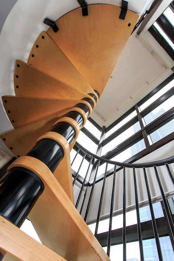 The Paramount Serviced Apartments Melbourne
