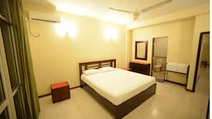 Individually furnished, blackout drapes, iron/ironing board, free WiFi