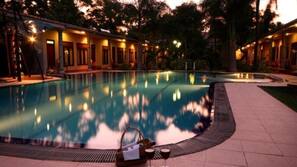 Outdoor pool, pool loungers