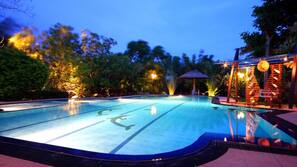 Outdoor pool, pool loungers