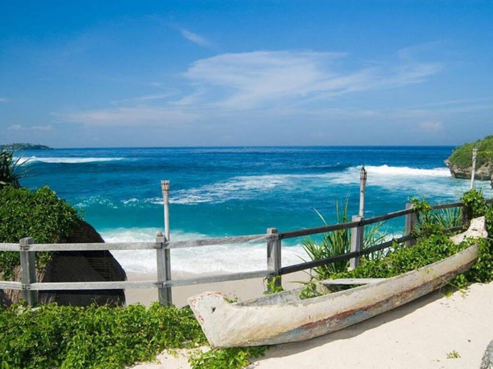 レンボンガン アイランド ビーチ ヴィラズ lembongan island beach
