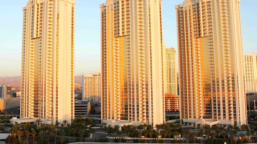 Jet Luxury Resorts @ The Signature Condo Hotel