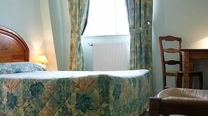 Premium bedding, in-room safe, soundproofing, free WiFi