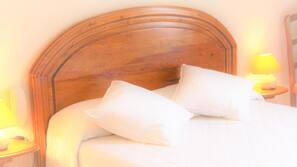 Premium bedding, in-room safe, soundproofing, free WiFi