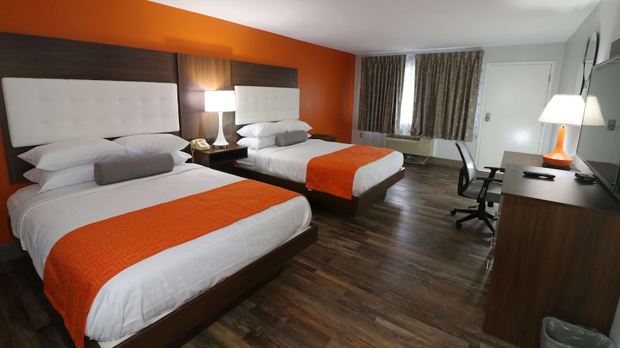 Howard Johnson by Wyndham Downtown Gatlinburg