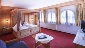Allergikerbettwaren, Minibar, Zimmersafe, kostenloses WLAN