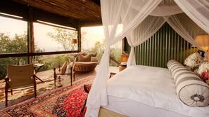 Premium bedding, in-room safe, individually decorated