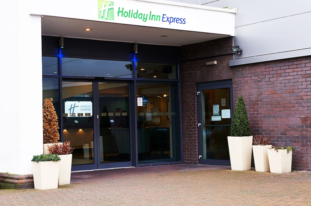 Holiday Inn Express Manchester Airport An IHG Hotel In Manchester Holiday inn express manchester airport an ihg hotel in manchester